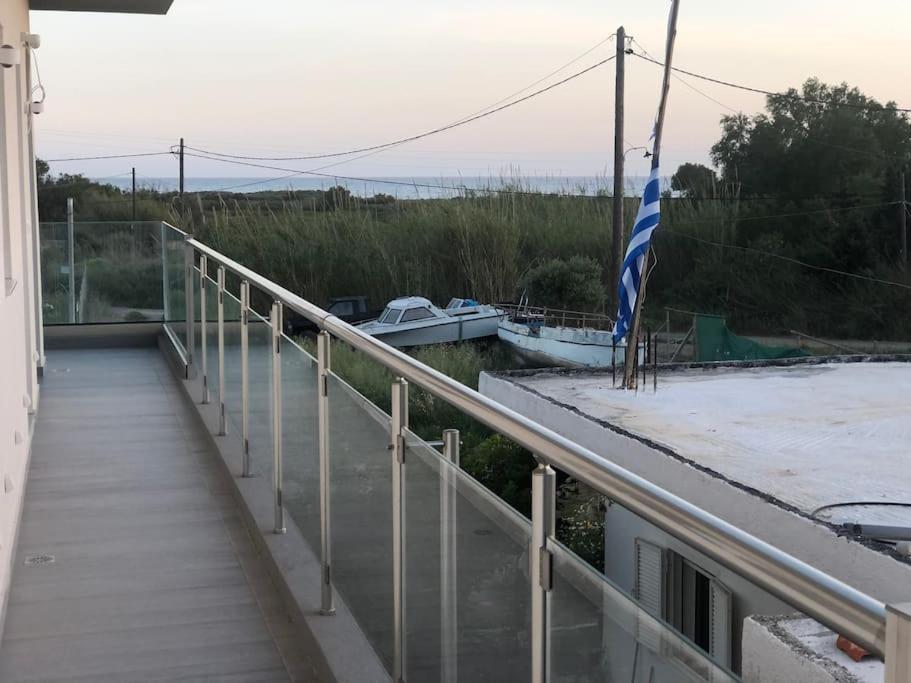 Appartement Eleni à Kokkinos Pirgos Extérieur photo